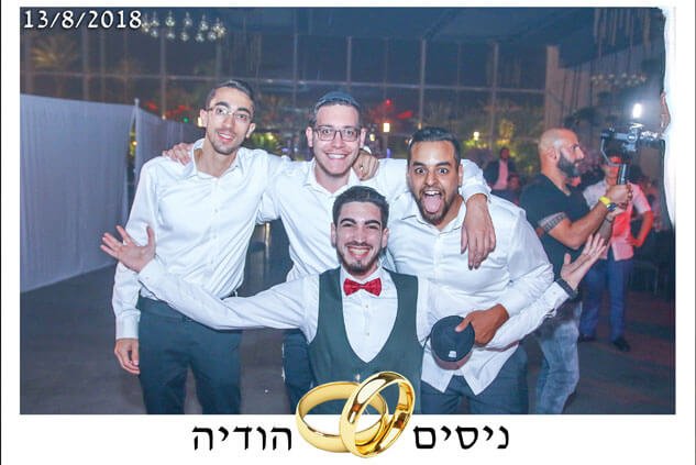 צילום מגנטים לאירועים עסקיים במחיר שפוי-קליק הפקות | צילום מגנטים לאירועי חברות